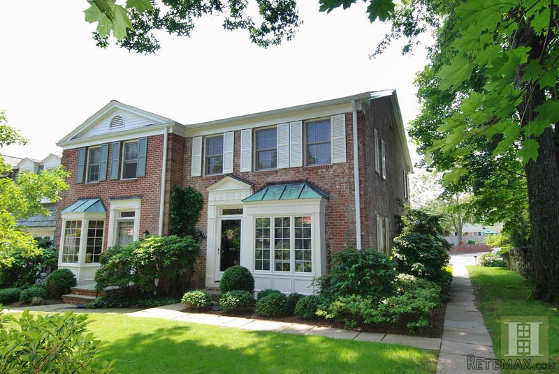 3 bedroom Apartment For Sale: 312 ELM..