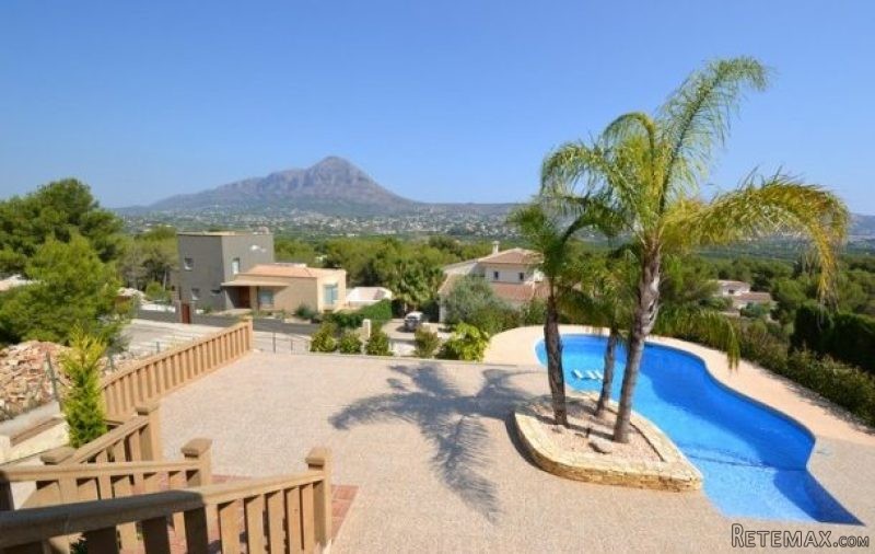 3 Bedroom 2 Bathroom Villa in Javea - 2