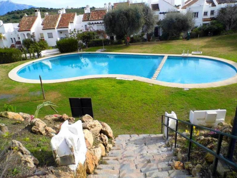 3 bedroom town house for sale