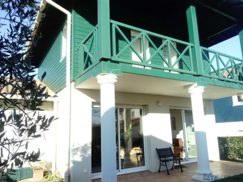 Delightful Bright Roomed House - 2