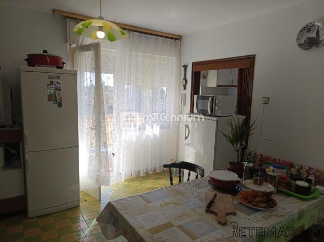 Lovran, 270m2, kuća s dva stana, okućnica, parking, vrt, b.. - 2