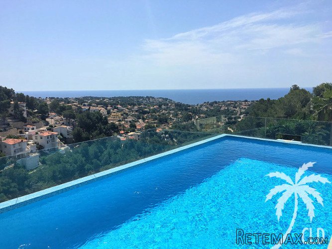 Luxurious villa currently under construction with panoramic.. - 2