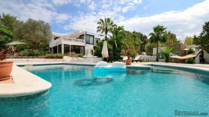 Villa in mediteranean style entirely..