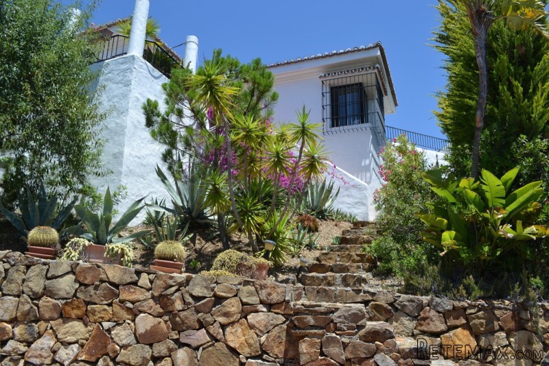 2 bedroom property near Estepona Back.. - 2