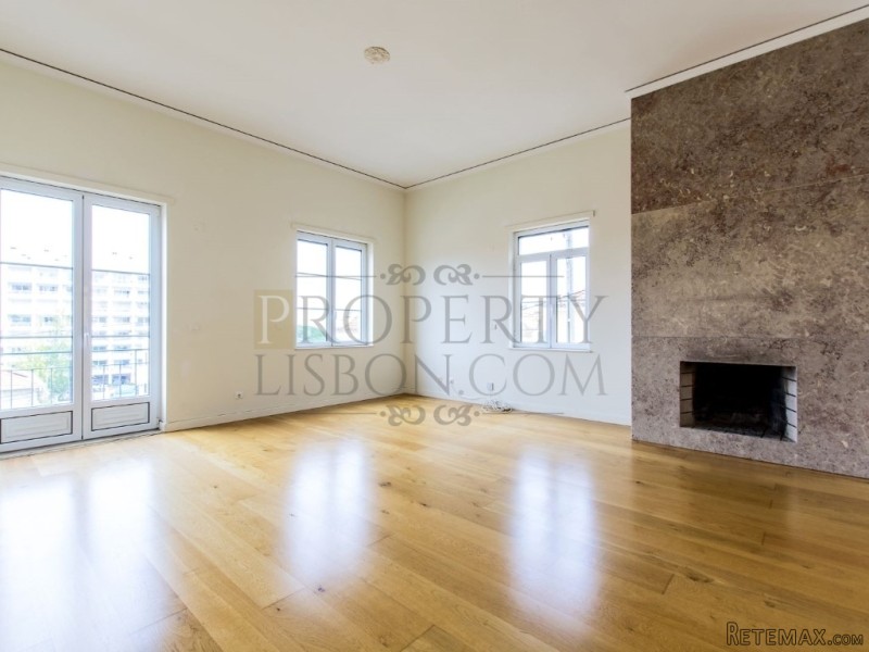 T4 Cascais Apartment with Sea View..