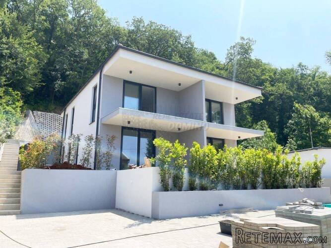 Apartman s okućnicom i bazenom, novogradnja! Otok Krk