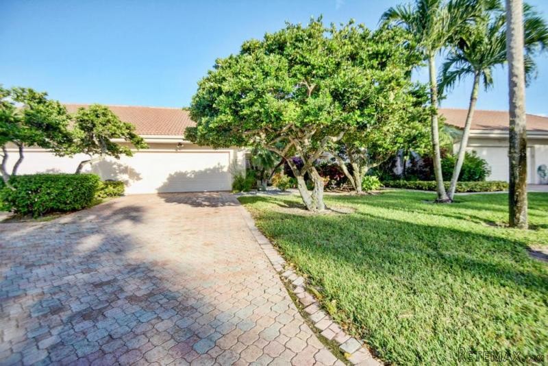 19590 Sawgrass Cir #2504, Boca Raton..