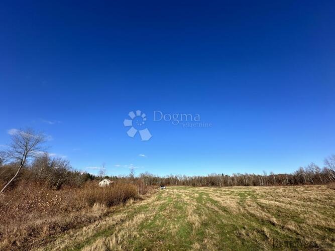 GRAĐRVINSKO ZEMLJIŠTE GOSPIĆ 7299 M2