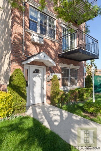 2 bedroom Apartment For Sale: 713 EAST..