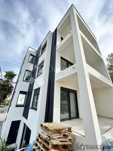 NOVOGRADNJA TROGIR 100M2