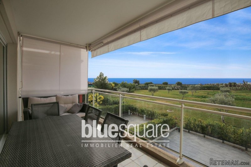 2 Bedroom apartment with superb sea view - 2
