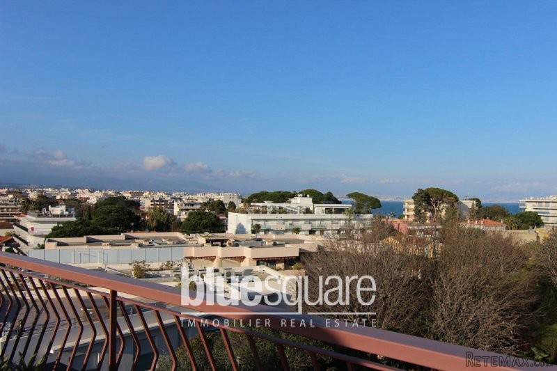 FOR SALE: 2 bedroom penthouse in Antibes - 2