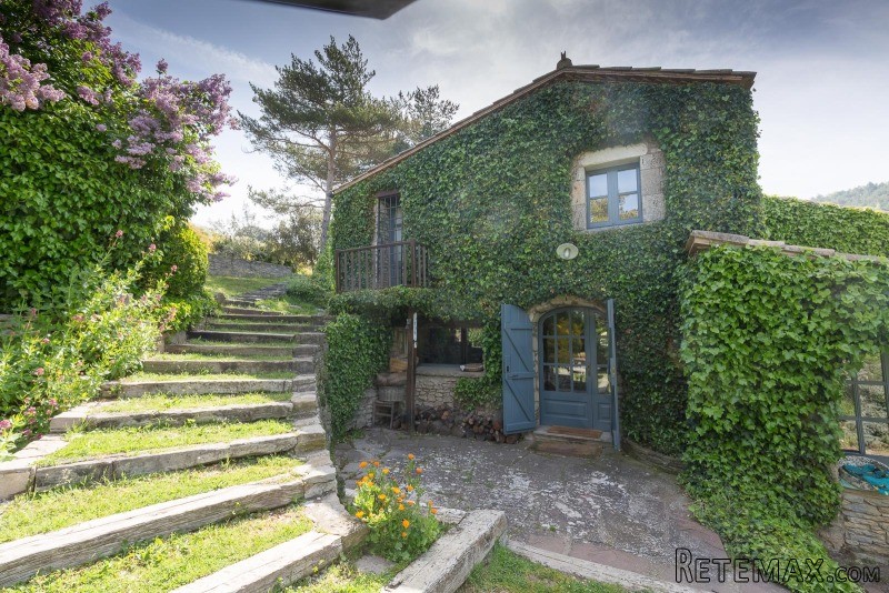 Charming Masia for sale surrounded by.. - 2