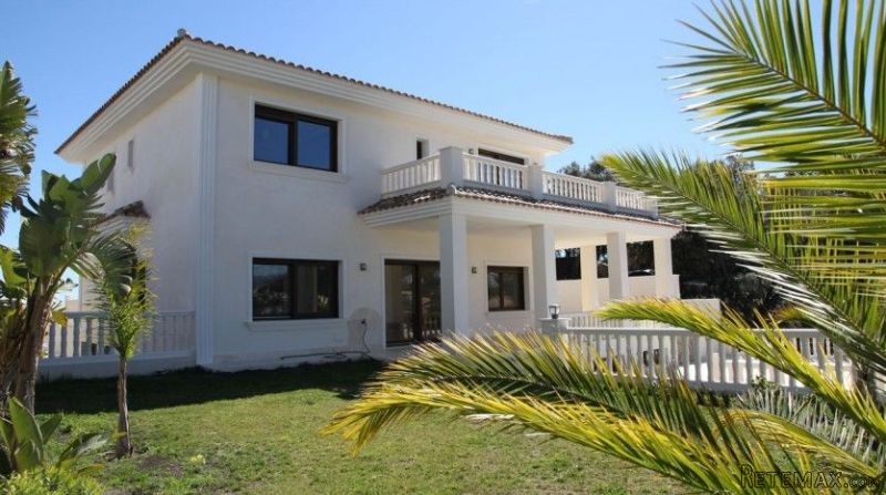 4 Bedrooms - Villas - Malaga - For Sale