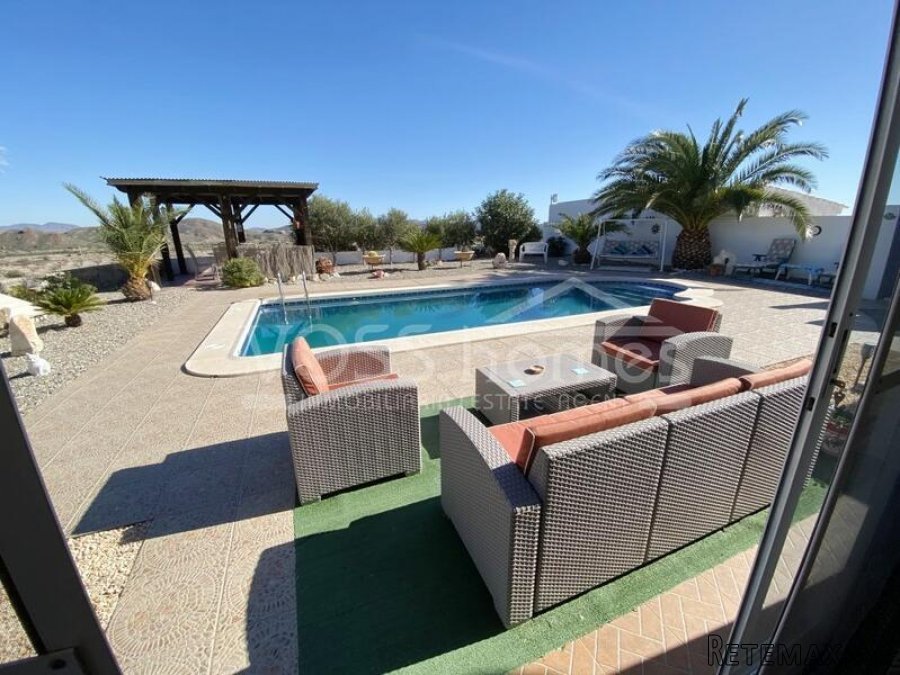 NEW & EXCLUSIVE TO VOSS HOMES - A lovingly presented, 3.. - 5