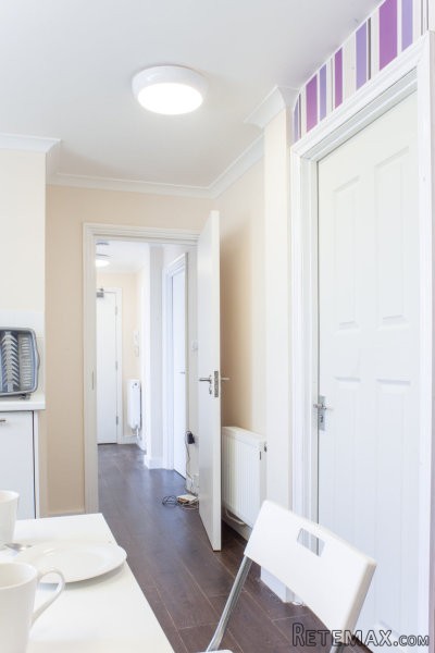 Single with double bed near East Acton.. - 2