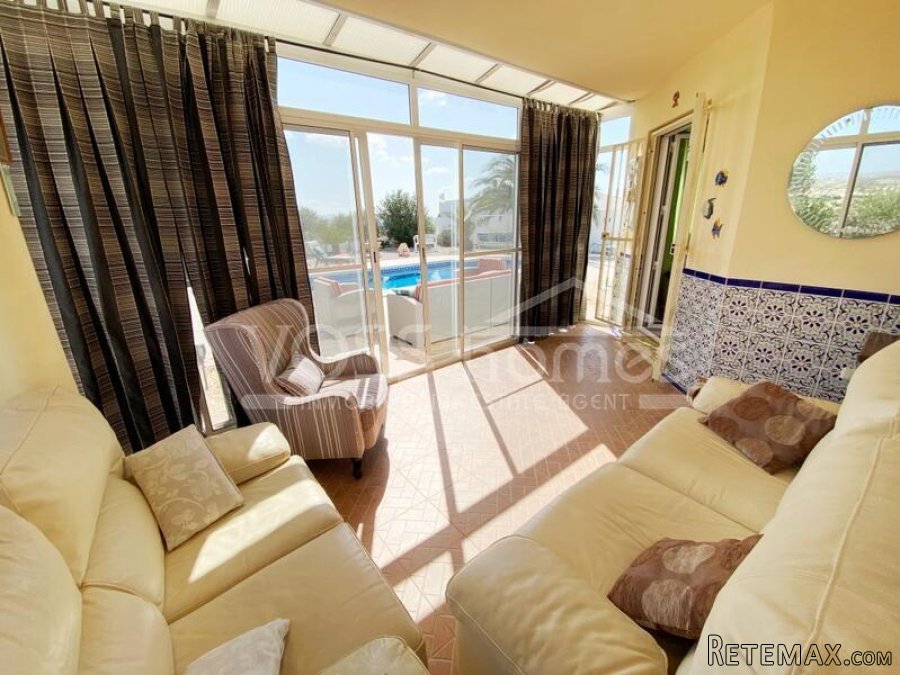NEW & EXCLUSIVE TO VOSS HOMES - A lovingly presented, 3.. - 9