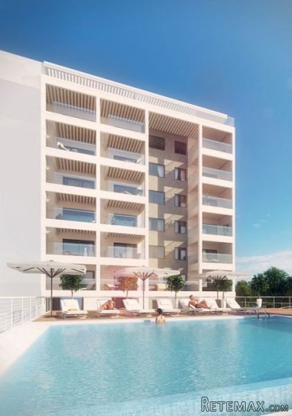 3 bedroom, 2 bathroom Apartment, (build..