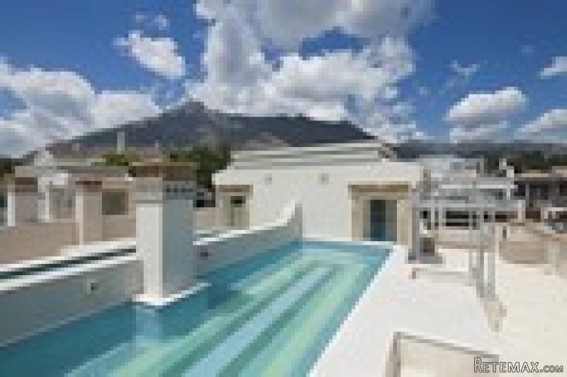 5 Bedrooms - Villa - Malaga - For Sale - 2