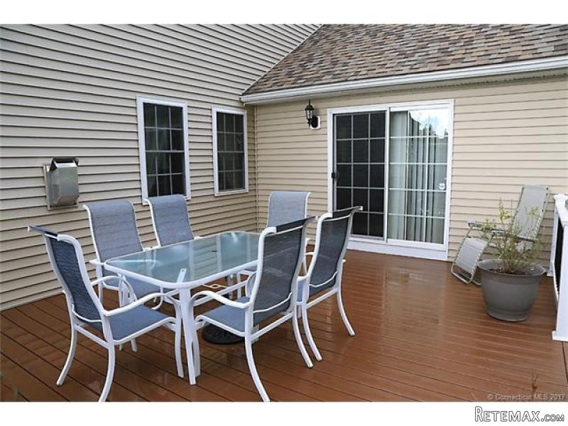 3 Bedrooms - Colonial - CT - For Sale - 2