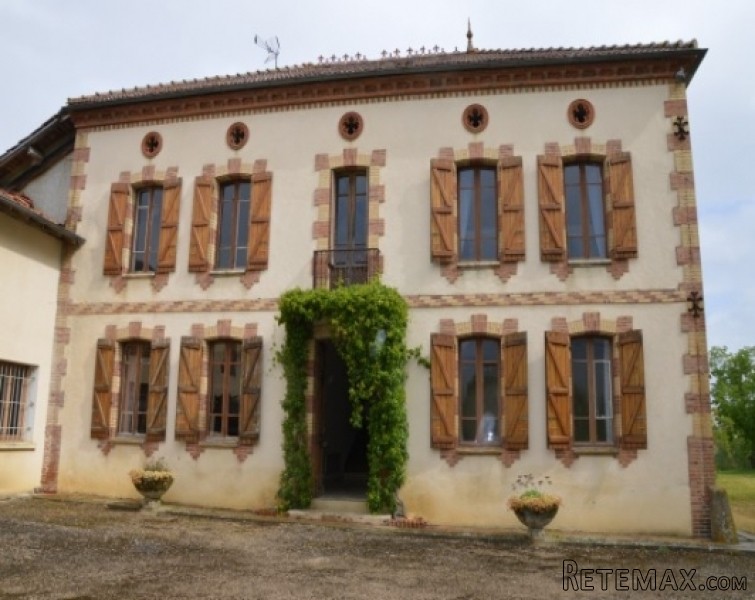Impressive maison de maitre with 3ha..