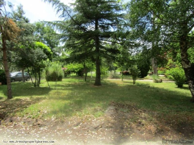 Large family house in 1.5 acres near.. - 2