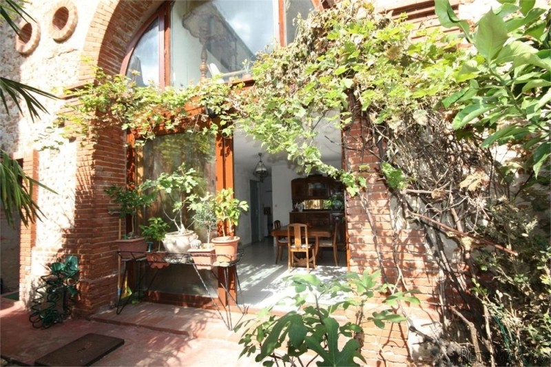 Charming Part Of Farmhouse In 2 Units..