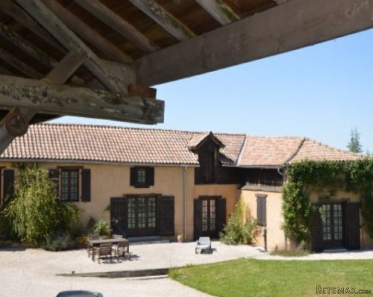 Spacious Well Restored Farmhouse With..