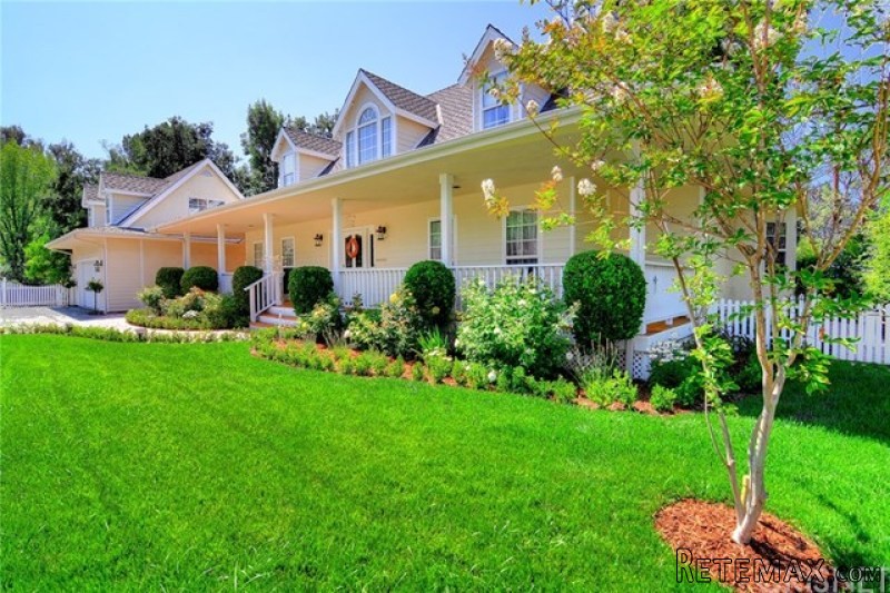 4819 Escobedo Drive | Woodland Hills..