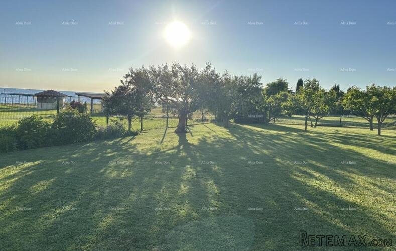 Lovrečica – građevinsko zemljište 614 m², samo 60 m od mora - 2