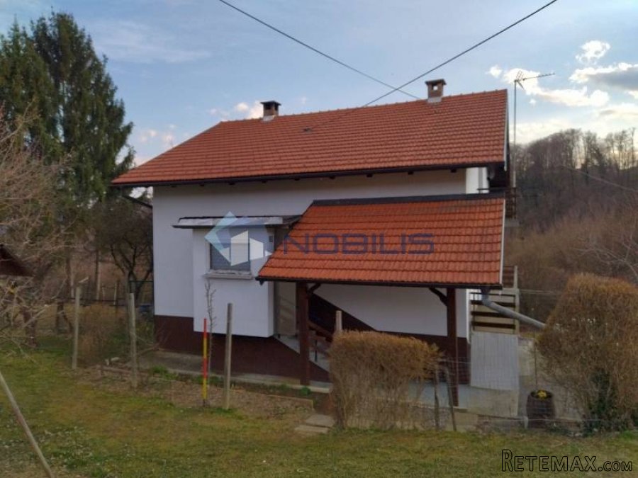 Pregrada kuća 300 m2 + voćnjak 1870 m2
