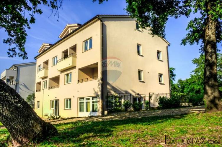 POREČ-apartmanska kuća na vrhunskoj lokaciji