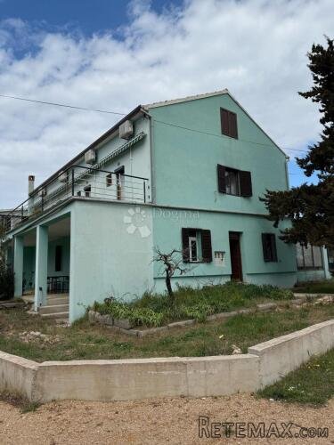 Prodaja kuće s poslovnim prostorom u Pakoštanima – Savršena
