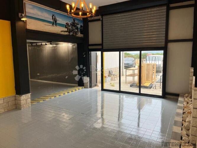 POSLOVNO STAMBENI OBJEKAT 1300M2