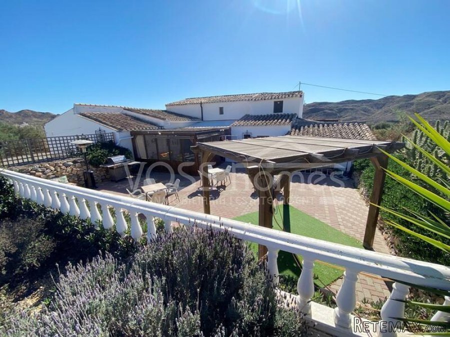 EXCLUSIVE TO VOSS HOMES - AN UP AND RUNNING B&B / GUEST.. - 2