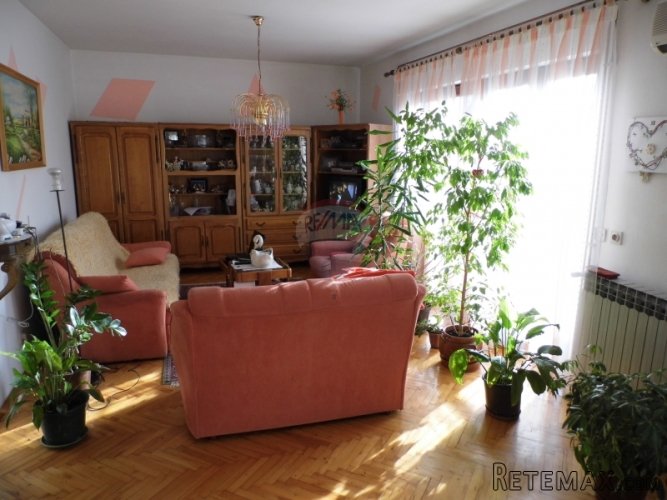 Etaža kuće sa garažom i vrtom, Dolinka - 3