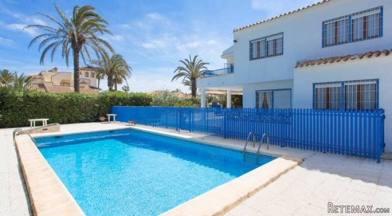 5 Bedroom 3 Bathroom Villa In Cabo..