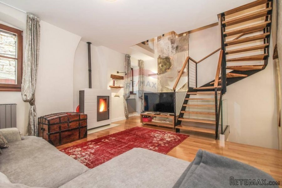 Bale,luksuzna kamena vila u centru ,240m2