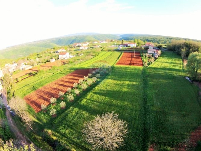 ISTRA,ZEMLJIŠTE SA DOZVOLOM ZA KUĆU ZA ODMOR - 2