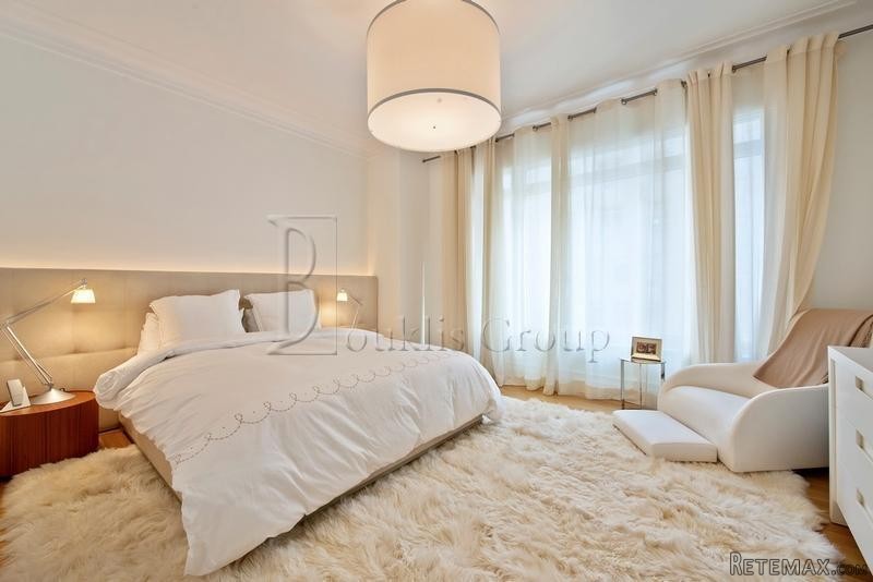 New To Market == 3 Bed == 1600 Sf ==.. - 2