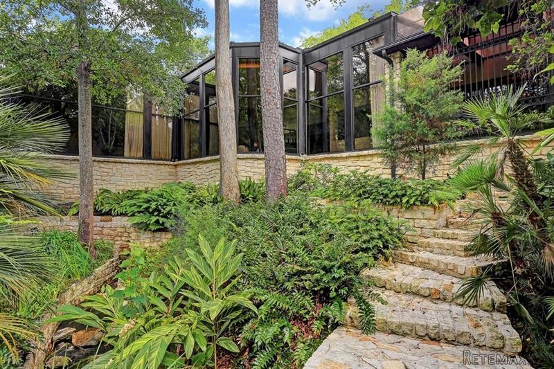 3 bedroom House For Sale: 327..