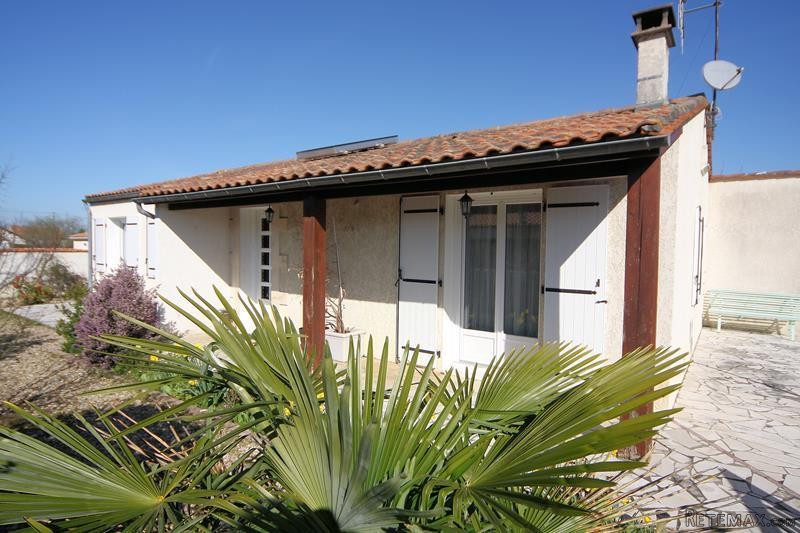 3 Bedroom Bungalow With Swimming Pool..