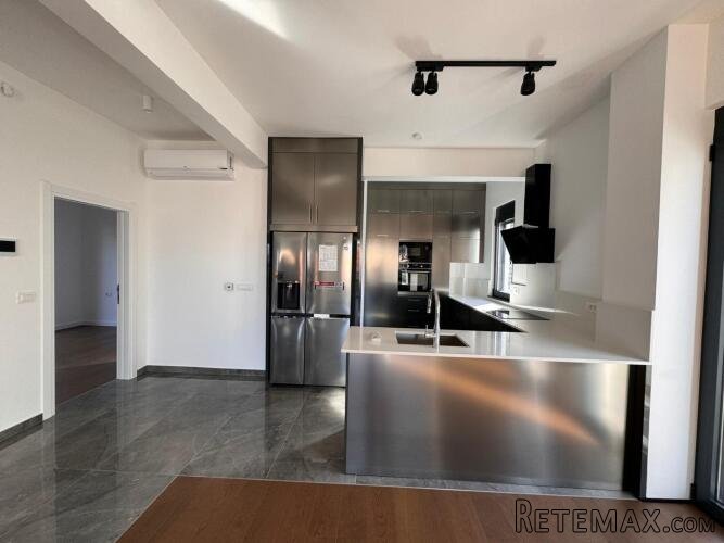 Prodaje se stambeno-poslovni objekat, Bar 780.000€ - 11