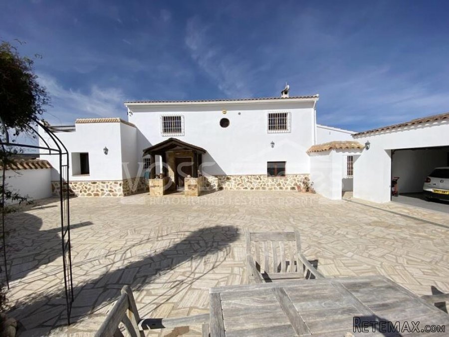 NEW & EXCLUSIVE TO VOSS HOMES - An absolutely stunning.. - 2
