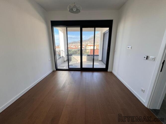 Prodaje se stambeno-poslovni objekat, Bar 780.000€ - 12