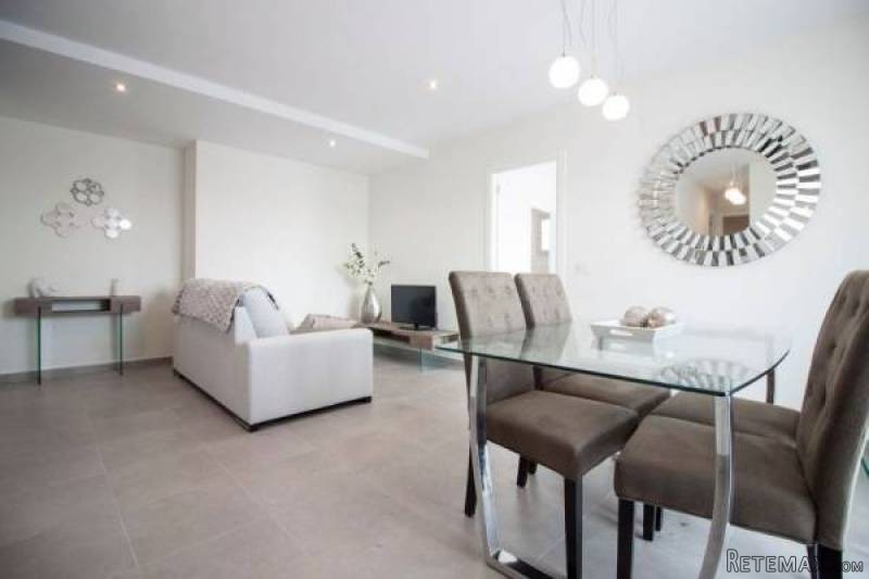 3 Bedroom 3 Bathroom Apartment In..