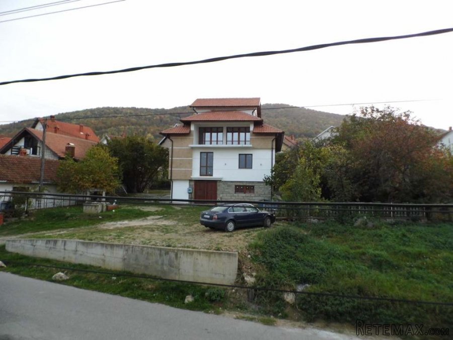porodicna kuca na atraktivnoj lokaciji pod bukuljom - 13