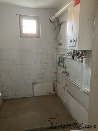 Prodajem kucu u Novim Karlovcima - 13