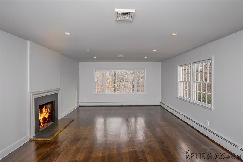 4 bedroom House For Sale: 27 Kinnicutt.. - 2