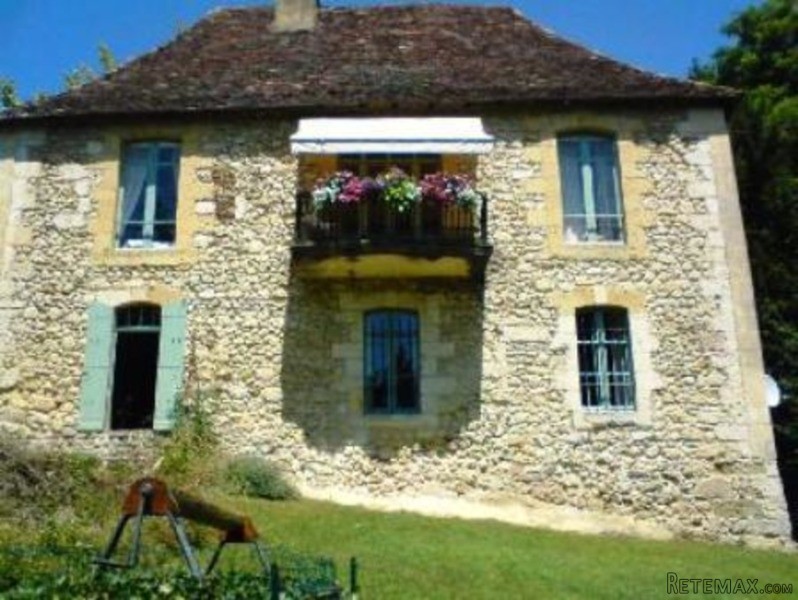 Very Attractive Fortified House Dating..